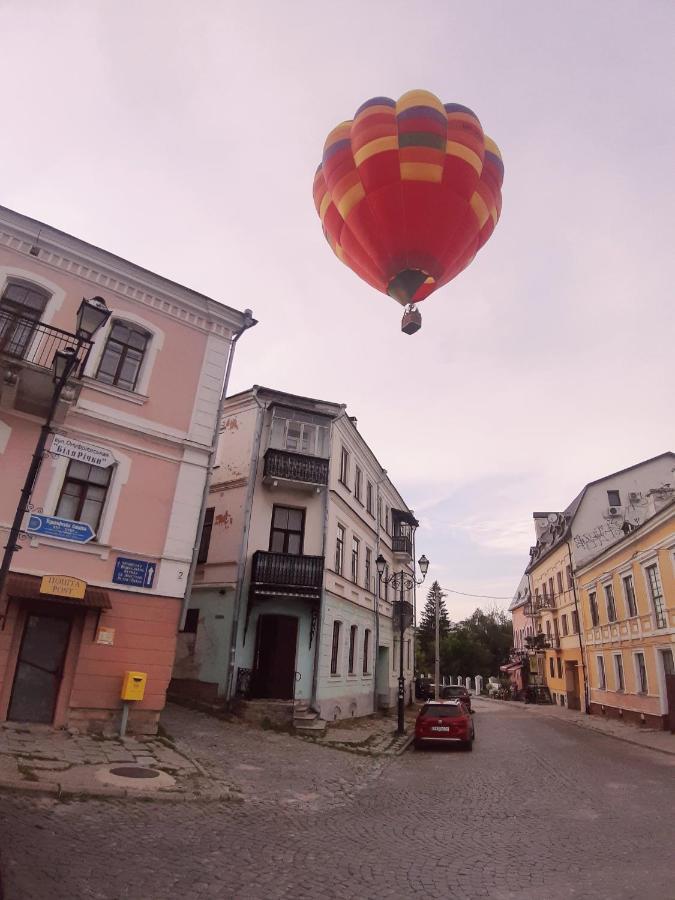 Квартира В Центрі Старого Міста З Окремим Входом Kamjanyi Potoki Kültér fotó